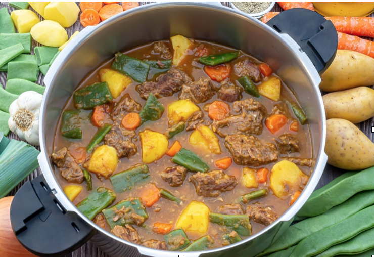 Ensalada de pimientos asados atún y huevo con ternera guisada con verduras